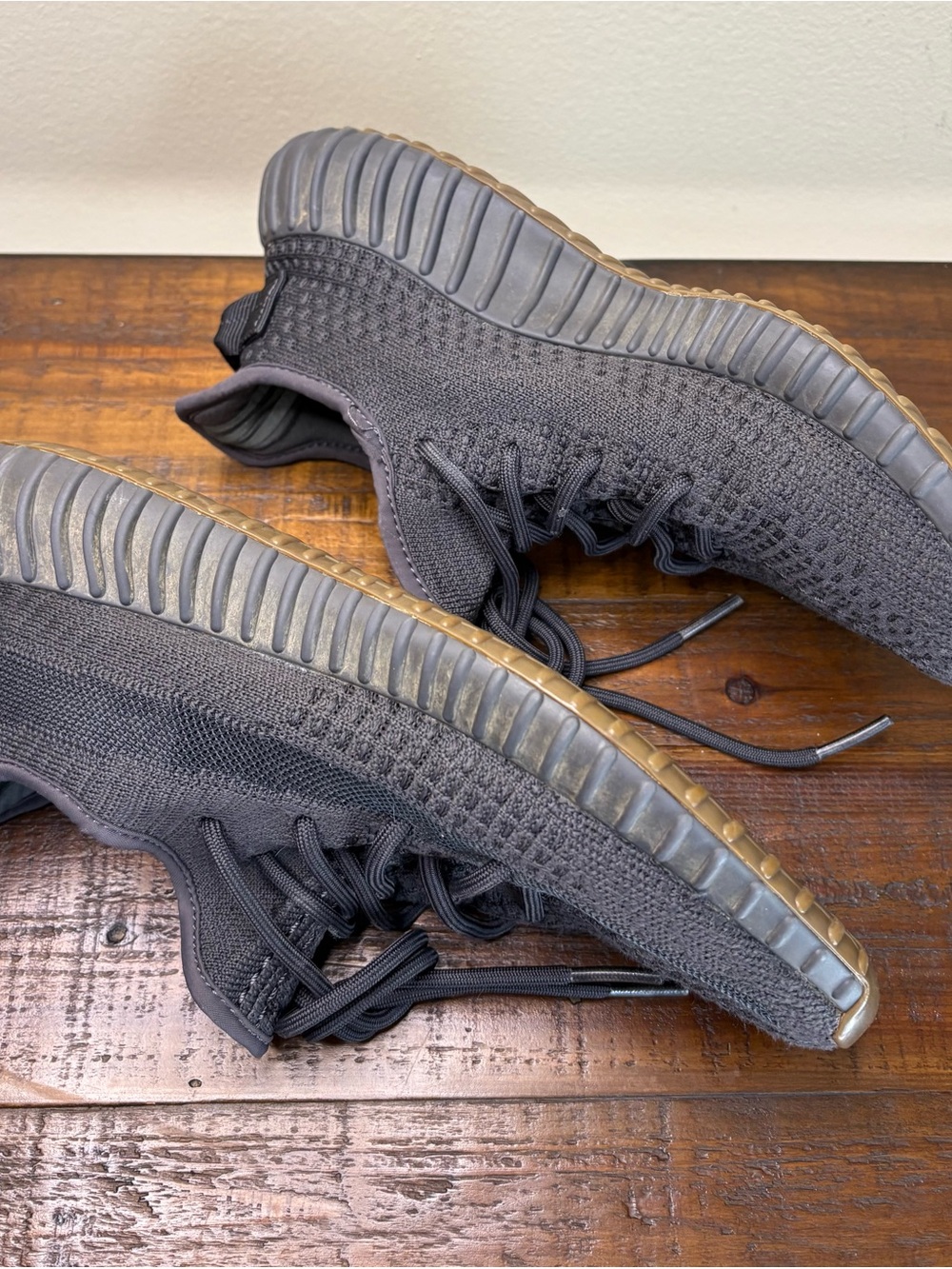 Women’s Size 7.5 Adidas Yeezy Boost 350 In “ Cider” Colorway - Picture 3 of 10